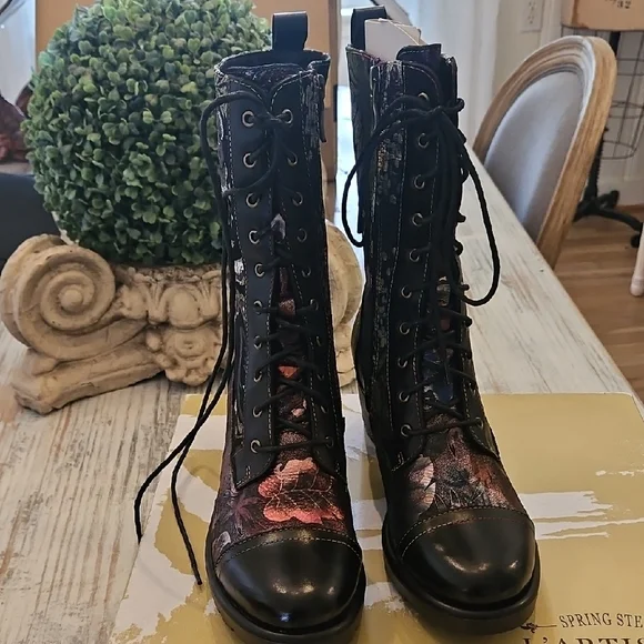 L'Artiste Floral Lace-Up Boots - Black and Red - Picture 2 of 7